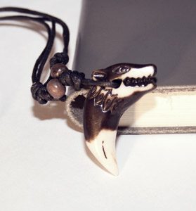 Wolf Pendant & Necklace